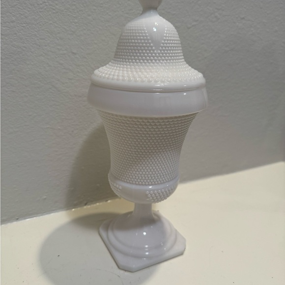 Vintage LE Smith Hobnail Milk Glass Apothecary Jar - Picture 6 of 9